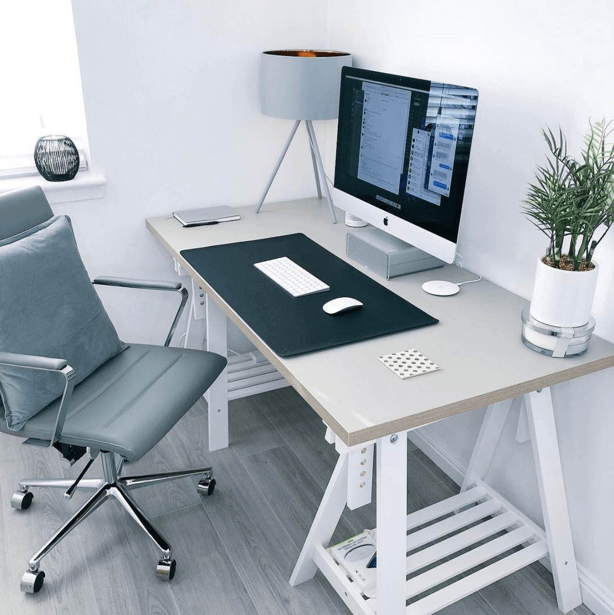 9 Best Minimalist Desk Setups for Your Workspace  Gridfiti