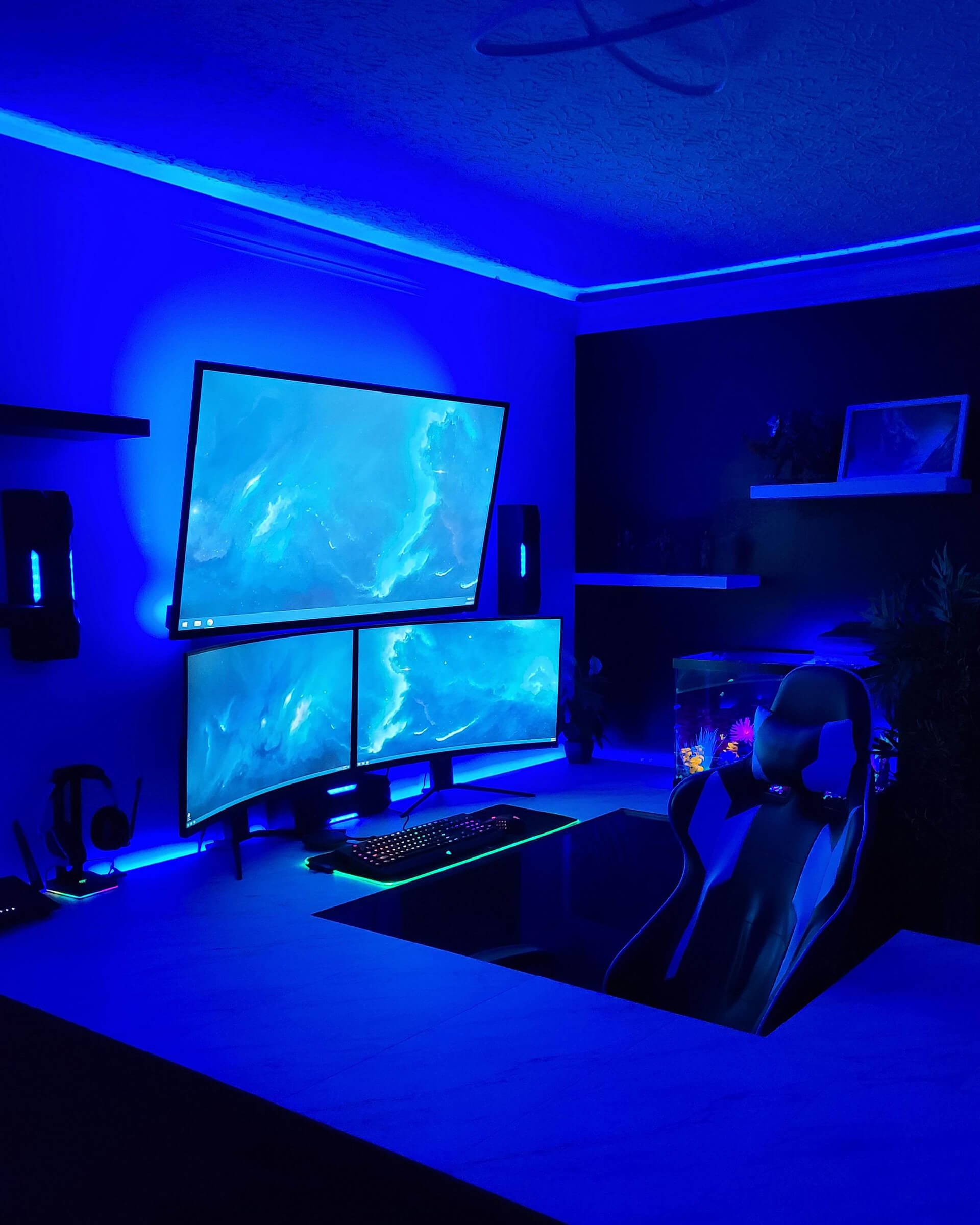 Blue / Cool Tones LED Desk Light Idea