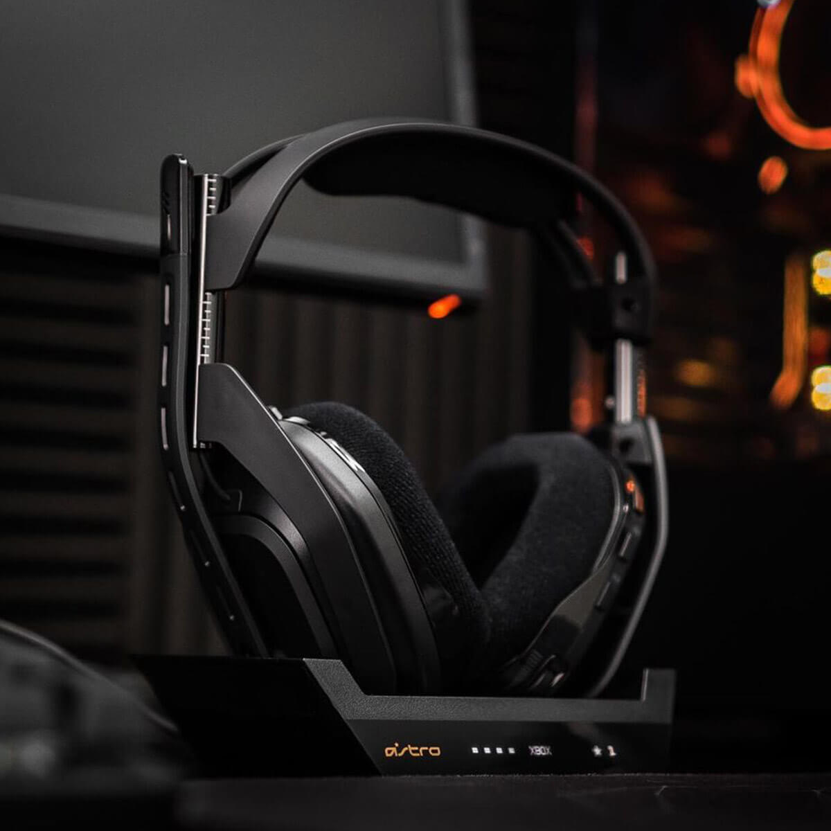 Minimalist Gaming Headset & Microphone