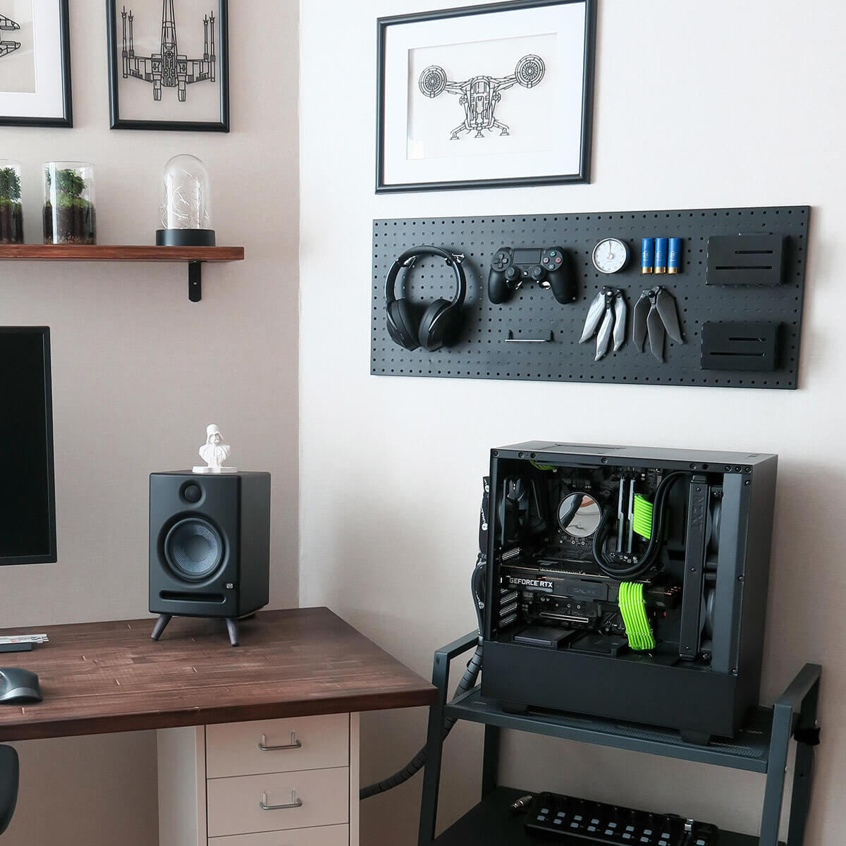 Gaming store desk minimalist