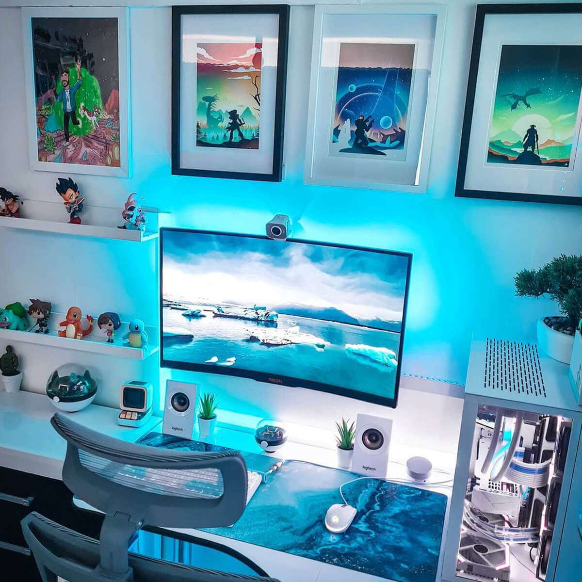 20+ Minimalist Gaming Setups & Battlestation Ideas, Gridfiti