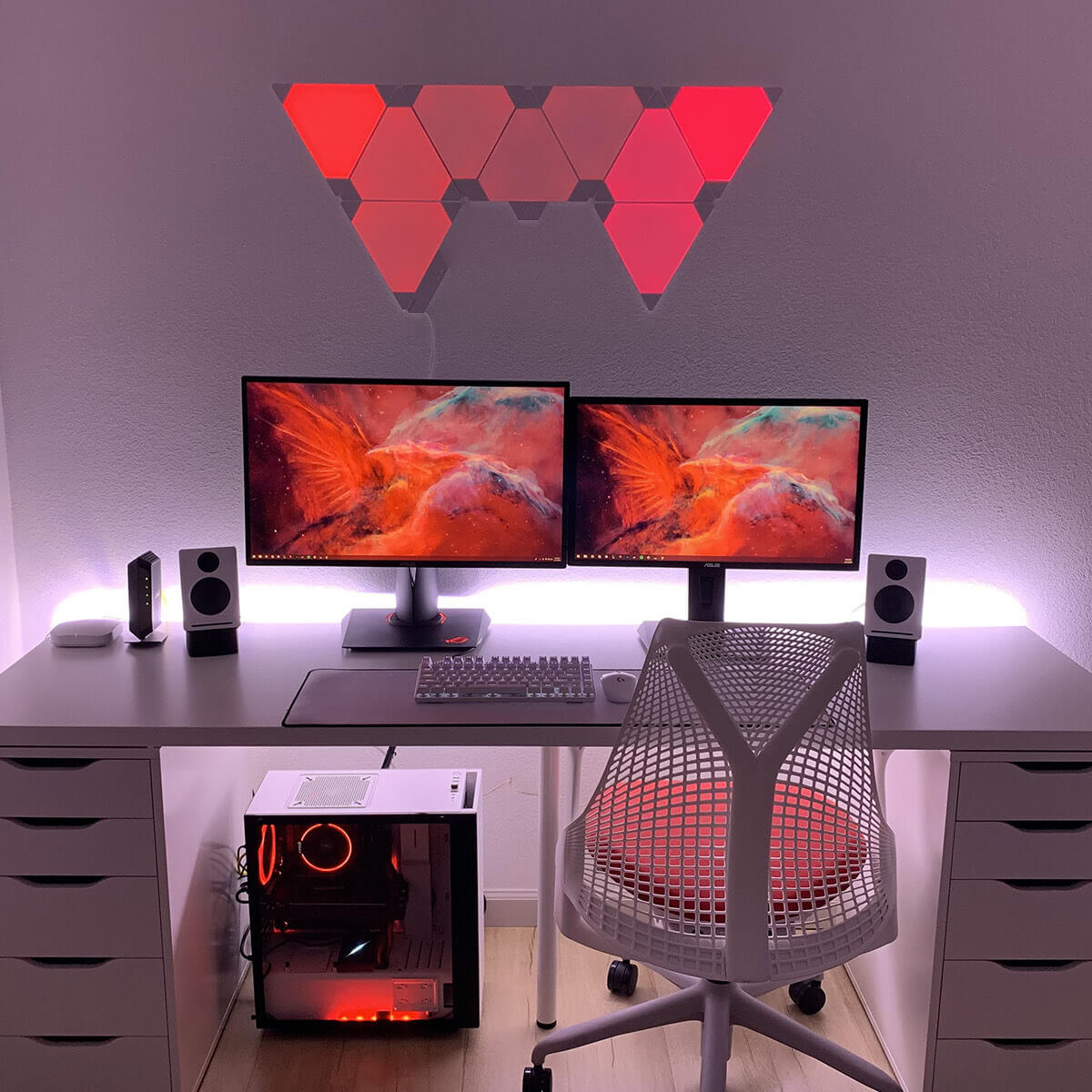 Red & White Minimal Battlestation