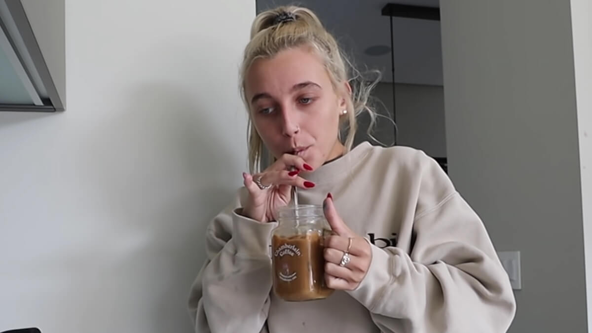 Emma Chamberlain Music & Backgrounds