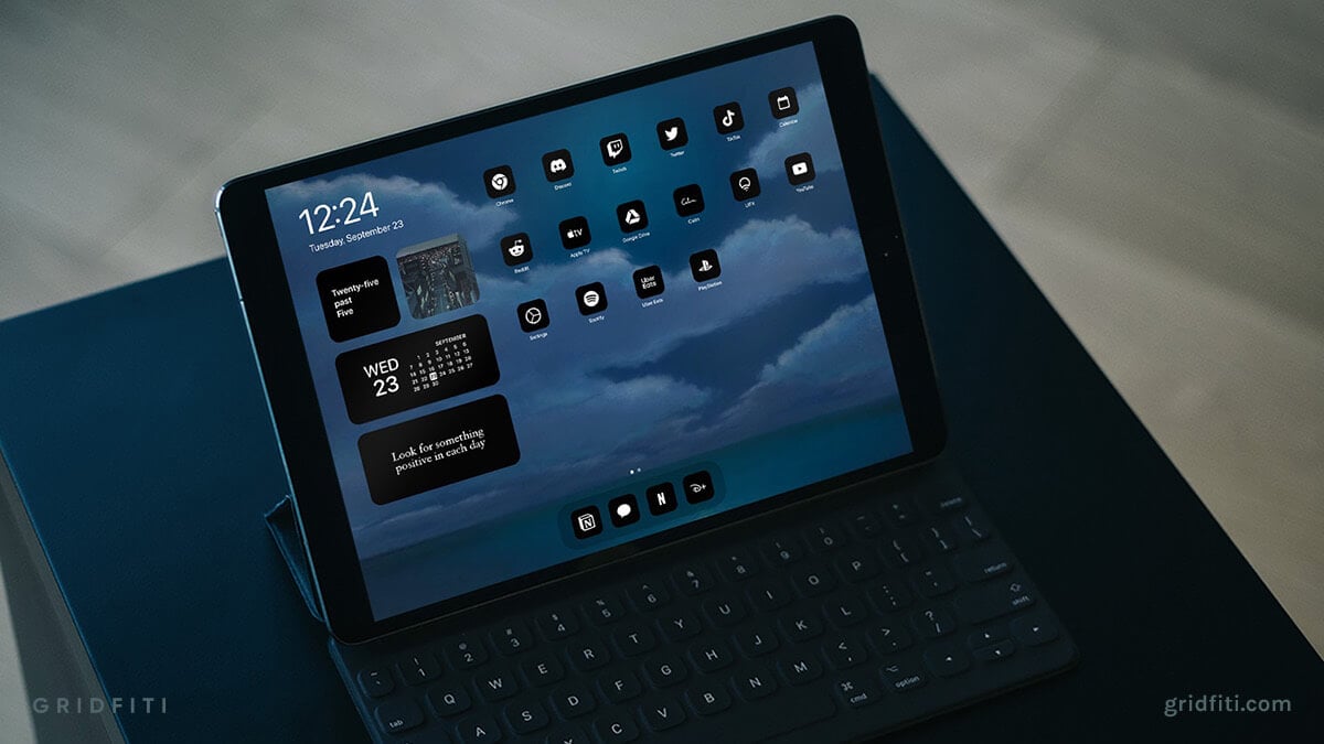 Aesthetic iPad Home Screen Ideas & Layouts (iOS 17)